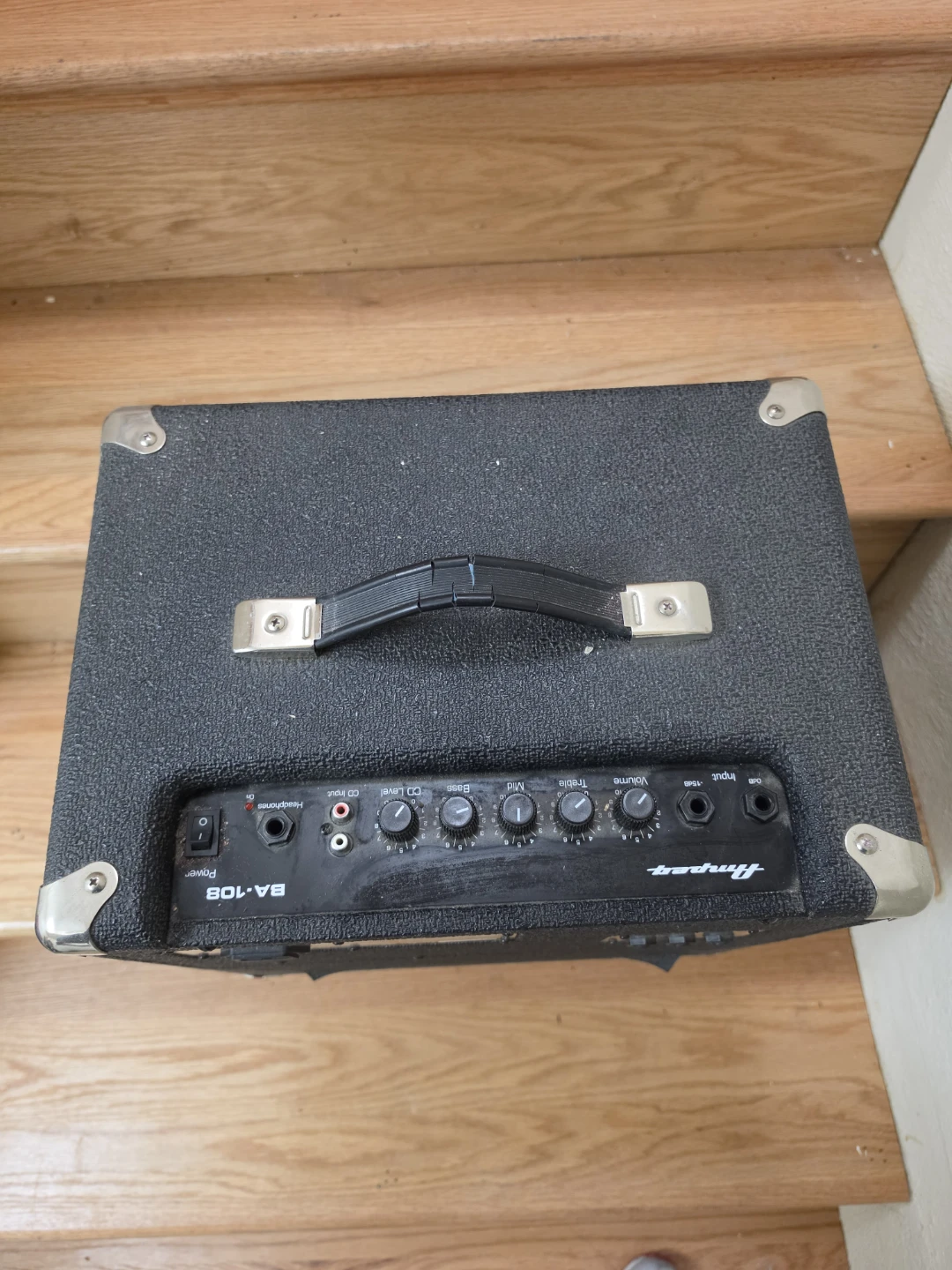 Ampeg BA-108 Bass Amp