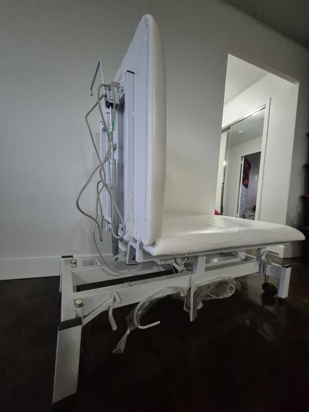 Electric Massage / Spa Table for Sale – Great Condition - photo 3