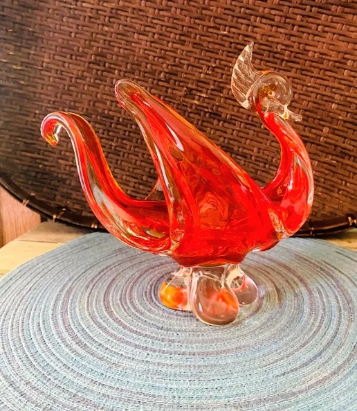 Vintage Chalet / Lorraine Rare Red/Pink Hues Glass Bird