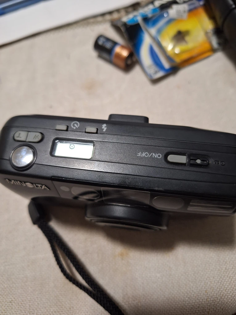 Minolta Freedom Action Zoom 90 Camera - photo 2
