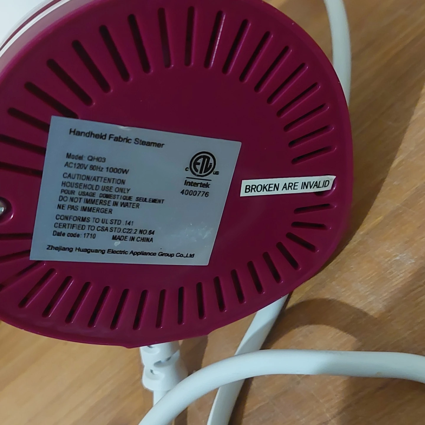 Handheld Fabric Steamer - White/Maroon
