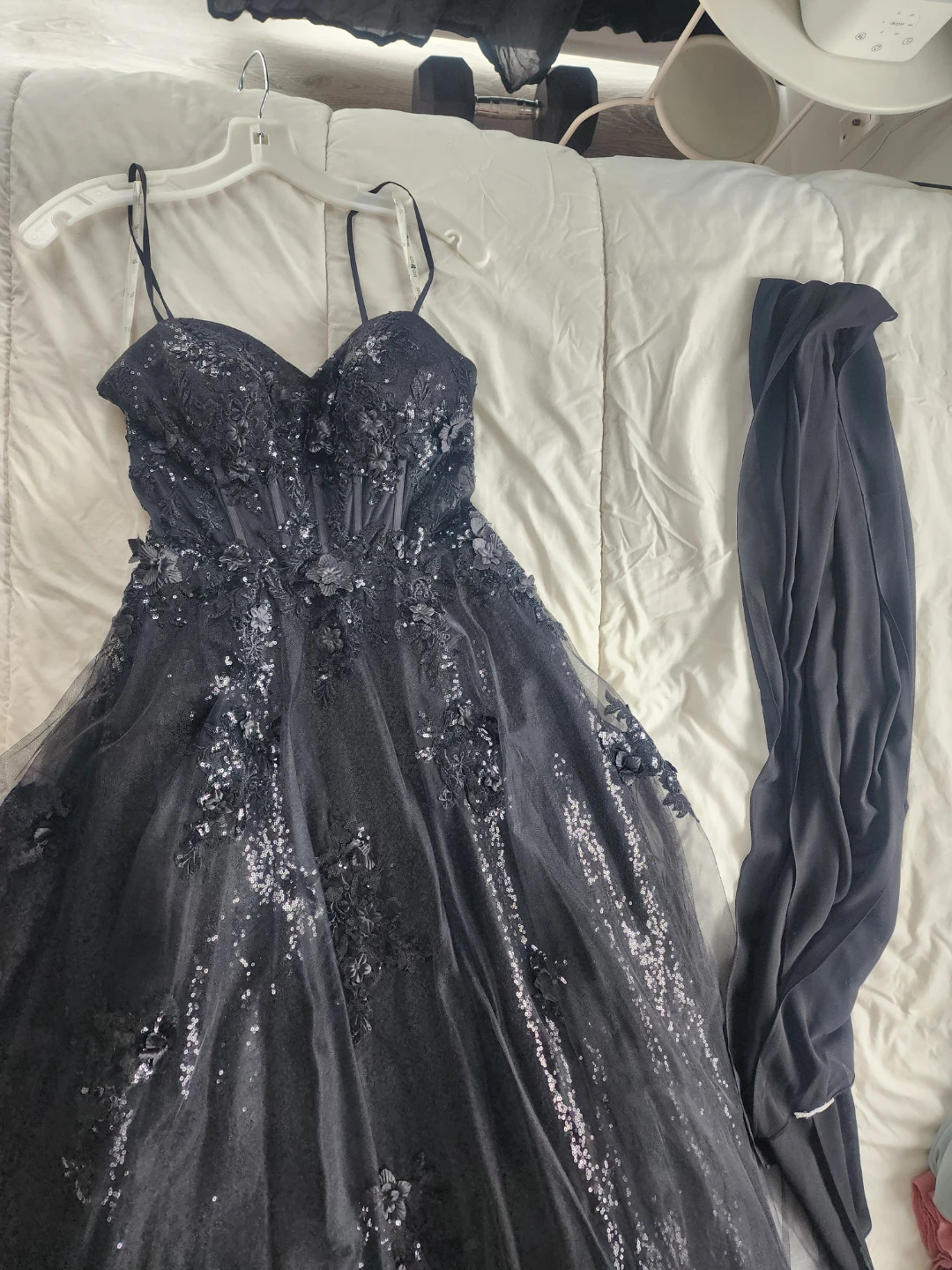 Women's Black Tulle Sequined Formal Gown - photo 3