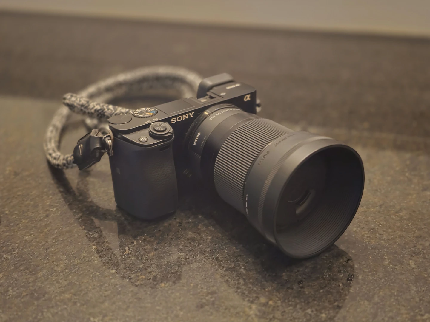 Sony Alpha a6000 Mirrorless Camera with Sigma Lens - photo 3