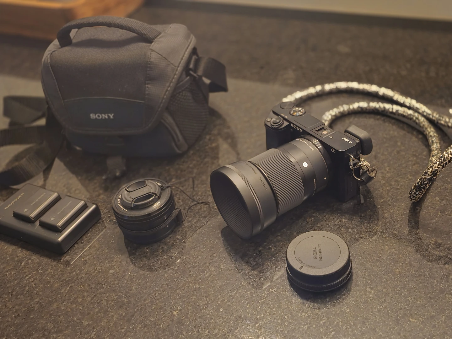 Sony Alpha a6000 Mirrorless Camera with Sigma Lens - photo 4