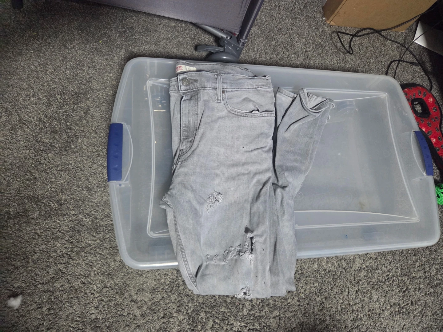 BUNDLE: Men's pants and flannel - photo 2