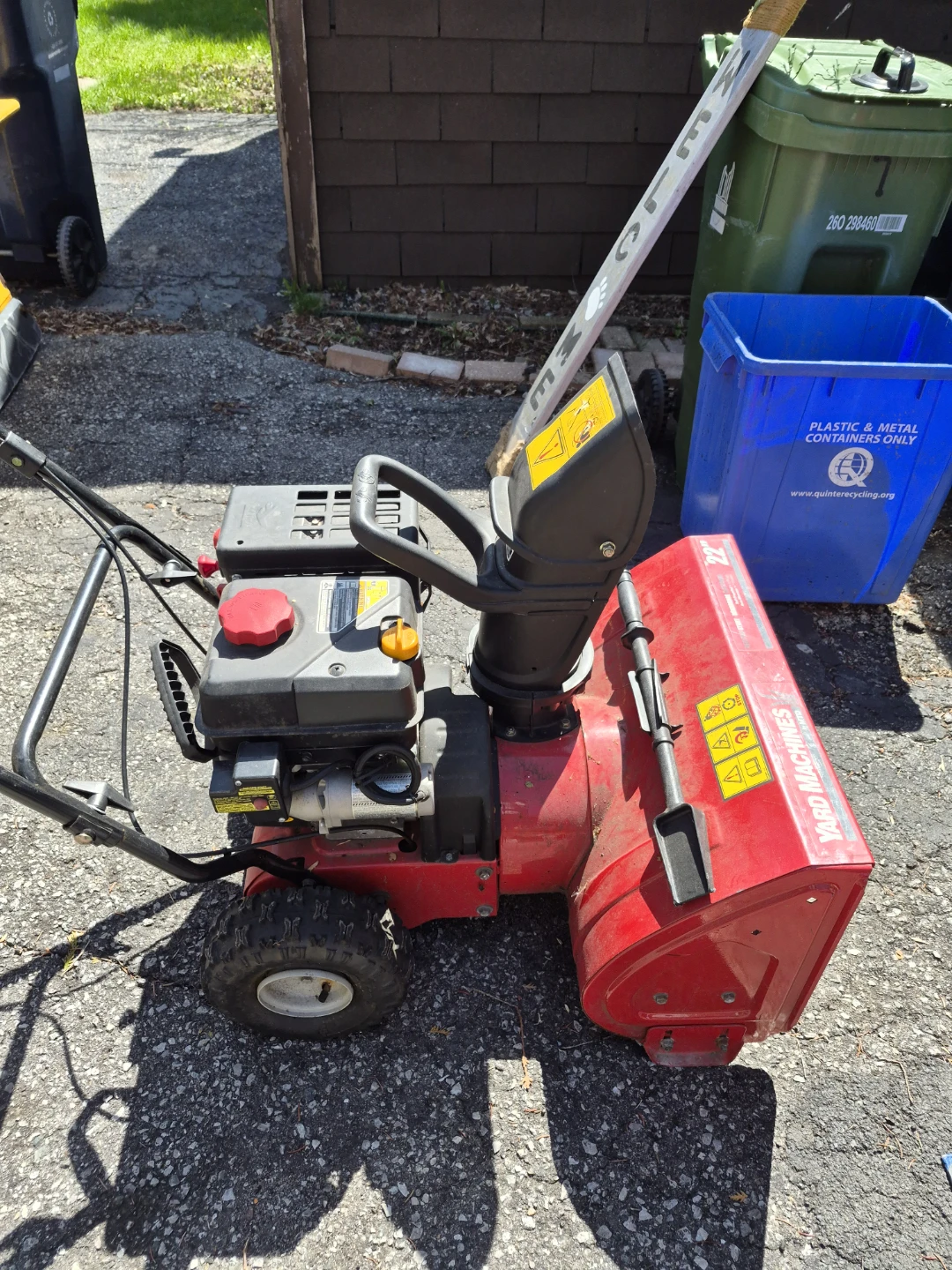 Snow blower-Yard Machines 22" Snow Thrower