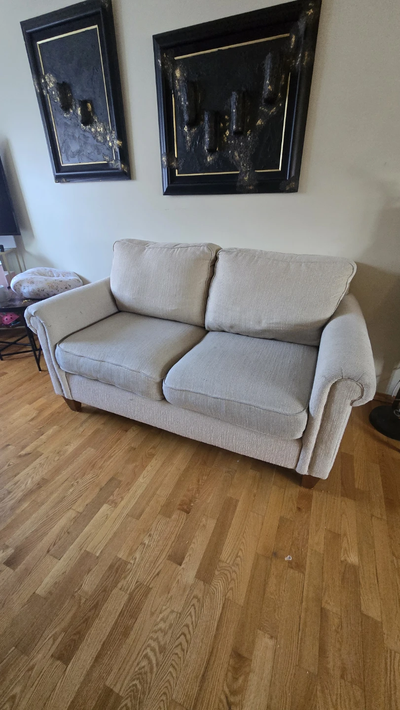Lazyboy loveseat - Collins - see photos
