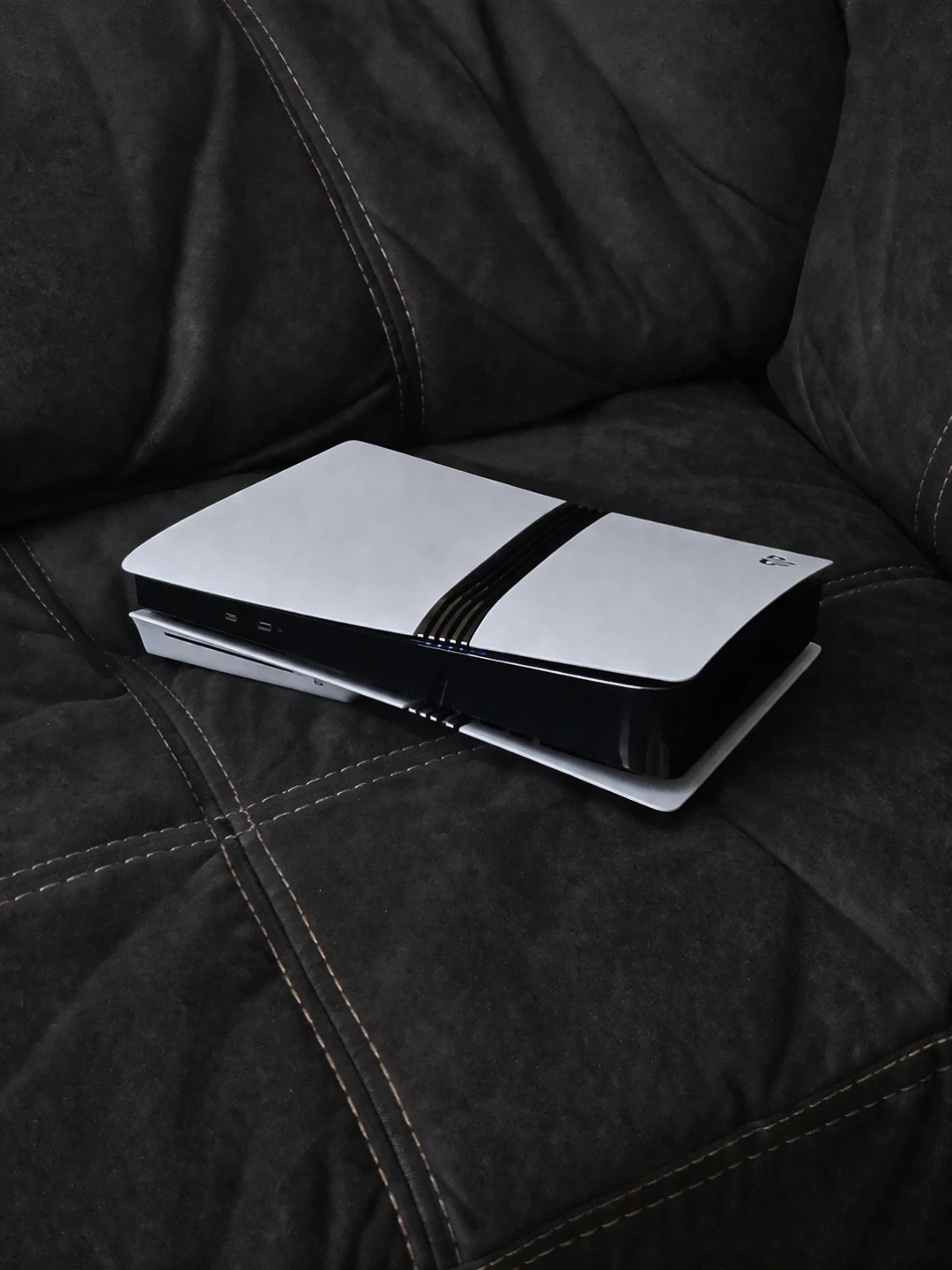 Playstation 5 Pro - photo 2
