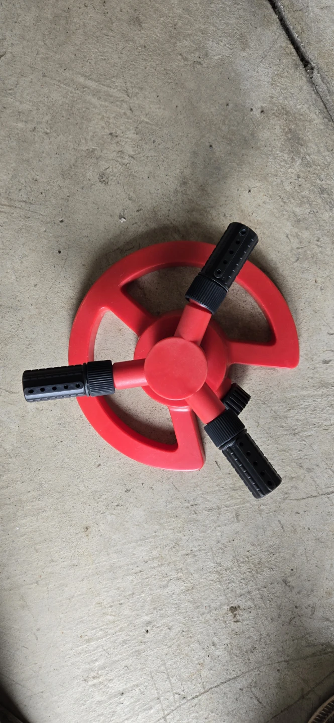 Red 3-Arm Sprinkler