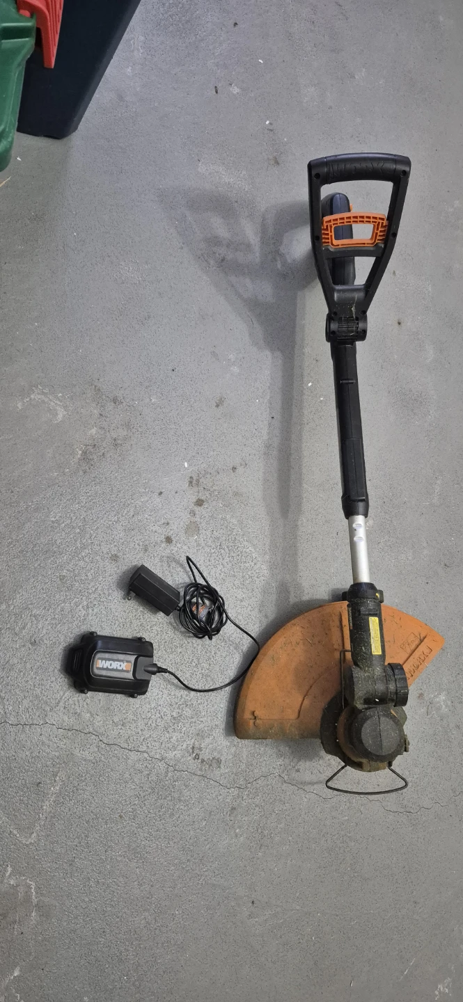 WORX Cordless String Trimmer with Battery and Charger - photo 2