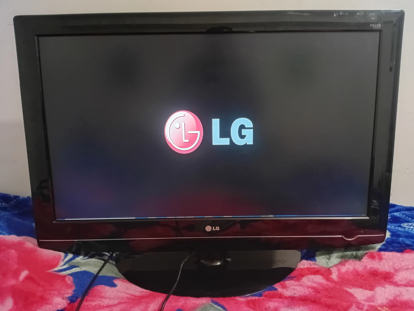 LG 37LG50 37" HD TV - photo 4
