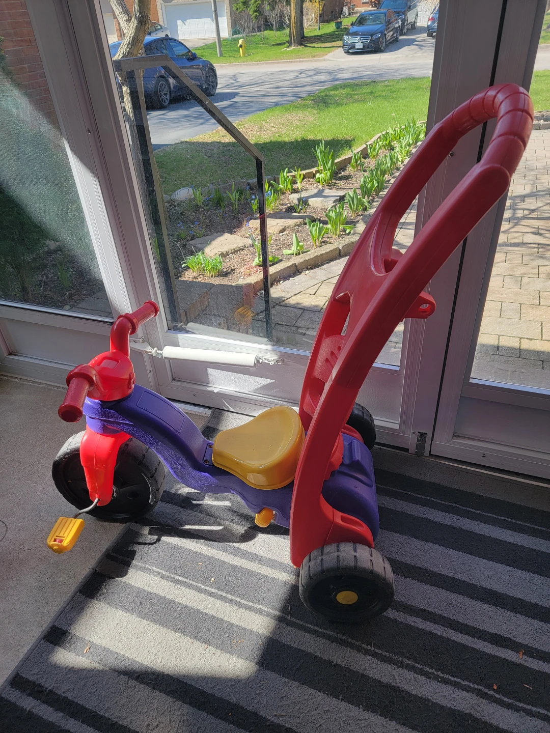 Kids Ride-On Tricycle with Push Handle