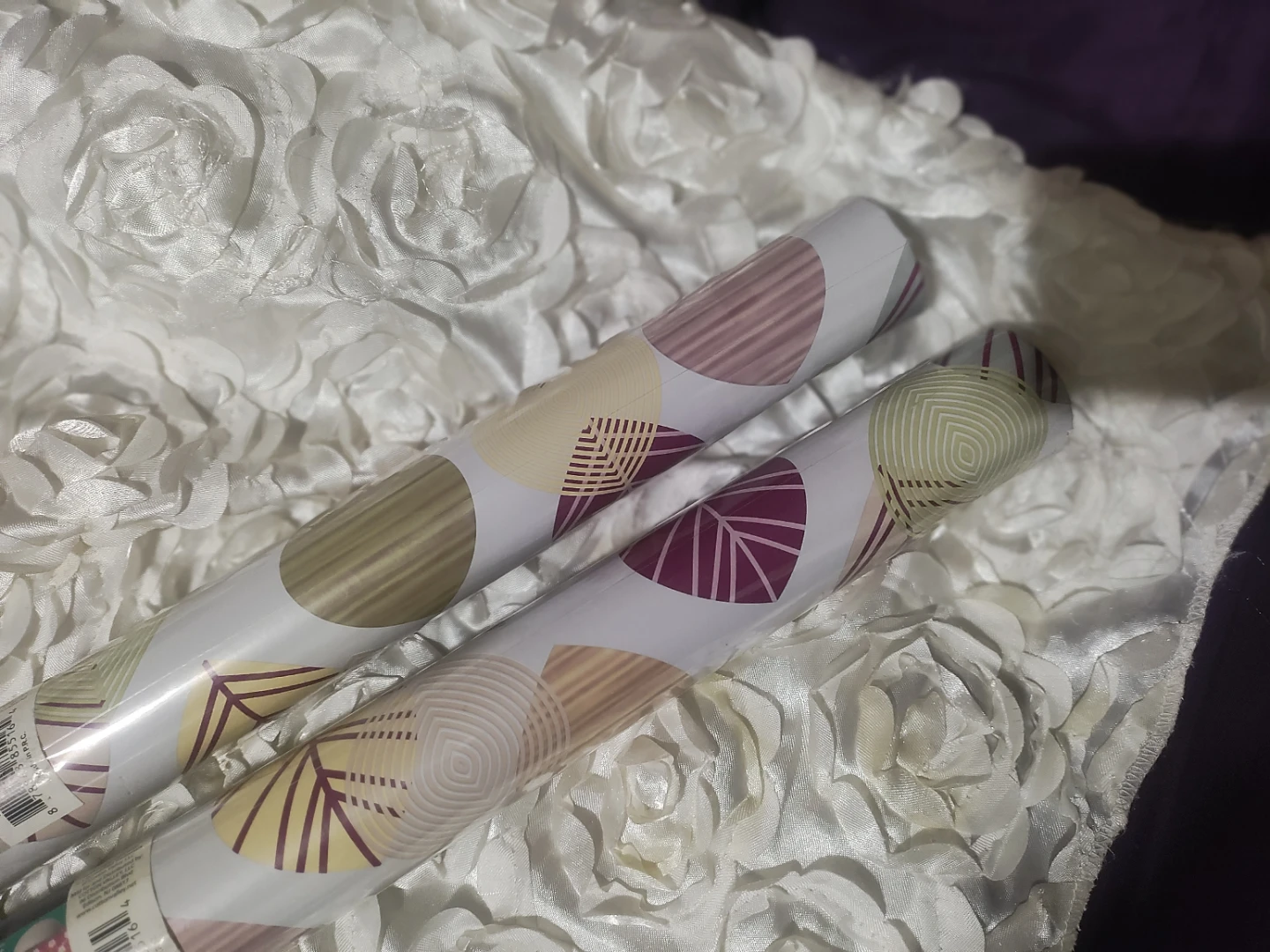 2 Rolls Floral Peel and Stick Wallpaper 45cm x 1.37m New - photo 3