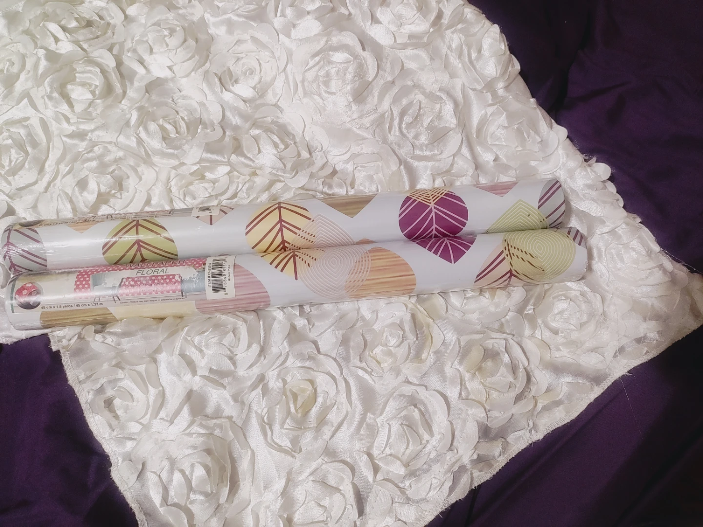 2 Rolls Floral Peel and Stick Wallpaper 45cm x 1.37m New - photo 4