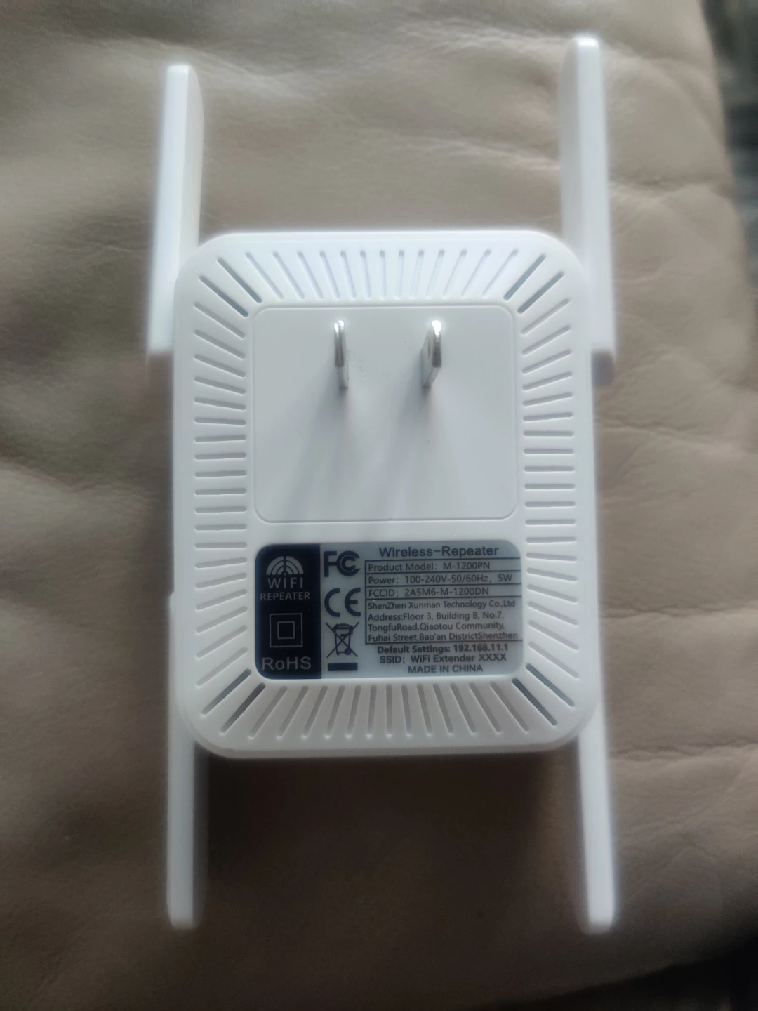 White Wireless Wi-Fi Repeater Extender - photo 3
