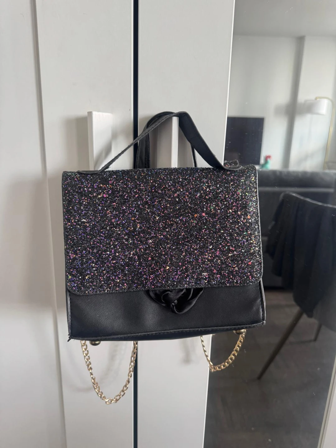 Hand and sling bag - photo 3