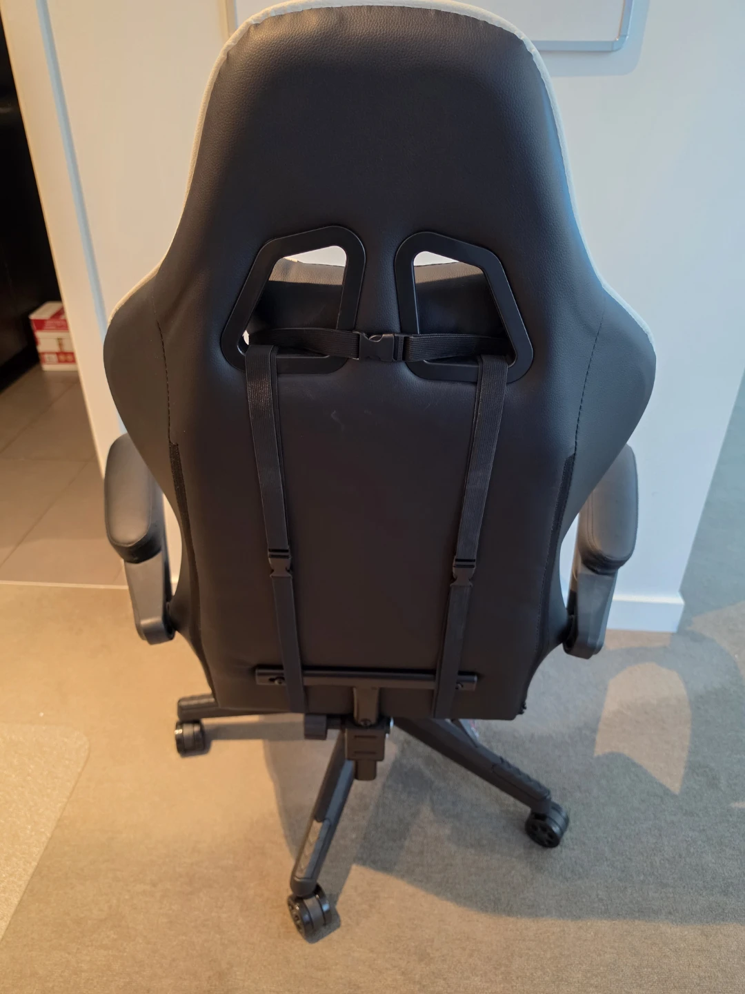 DIANA Gaming Chair - Black & White - photo 3