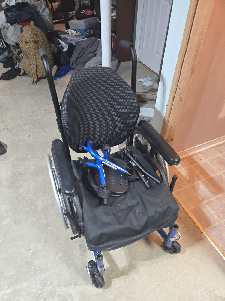 Manual Wheelchair - photo 2