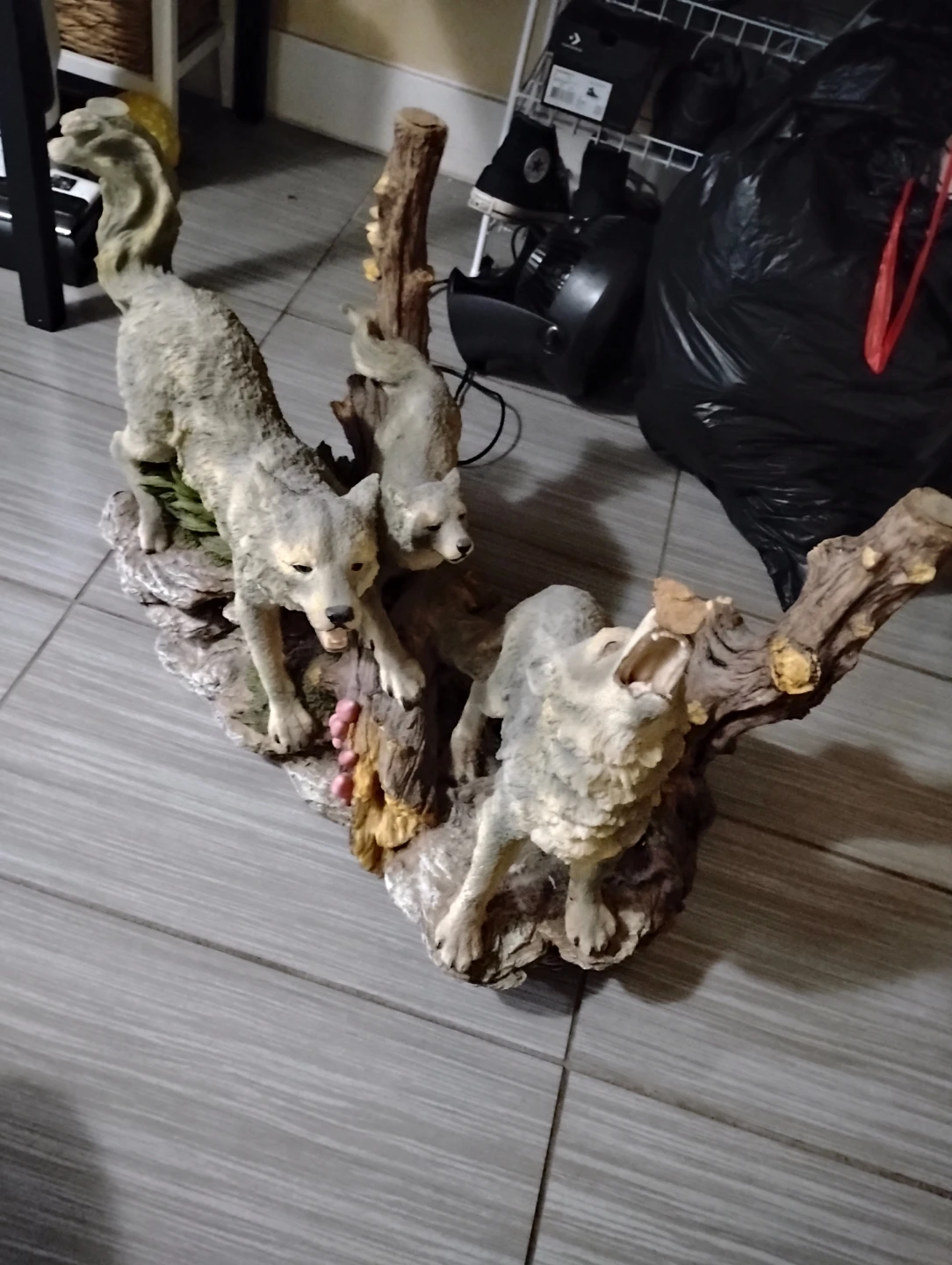 Wolf Family Sculpture