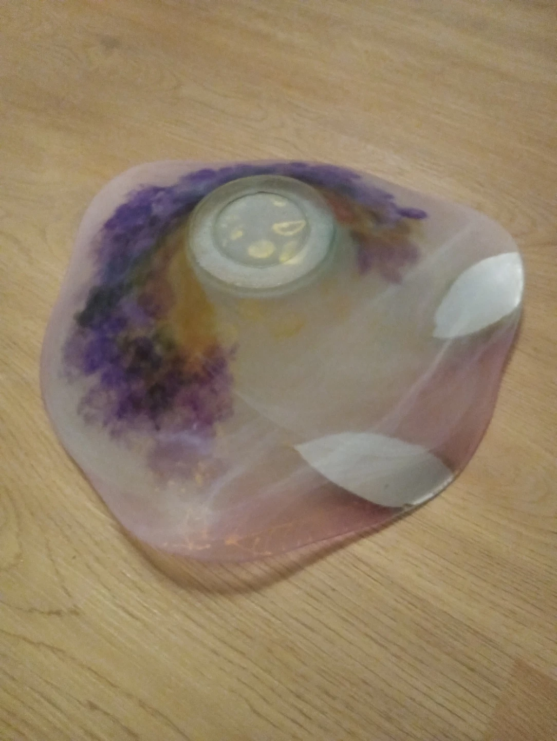 Branch new decorative art glass bowl $5. - photo 2