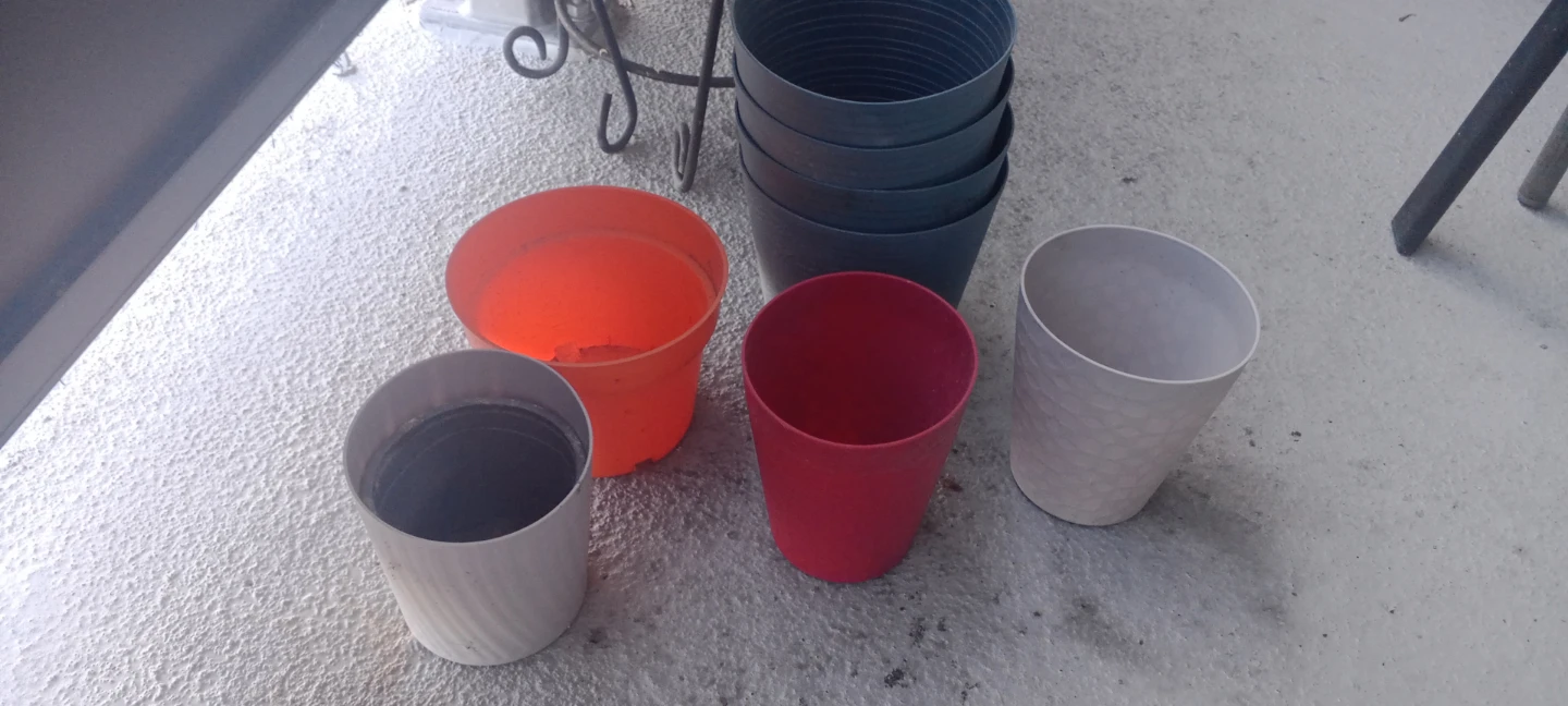 Assorted Plastic Plant Pots - photo 2
