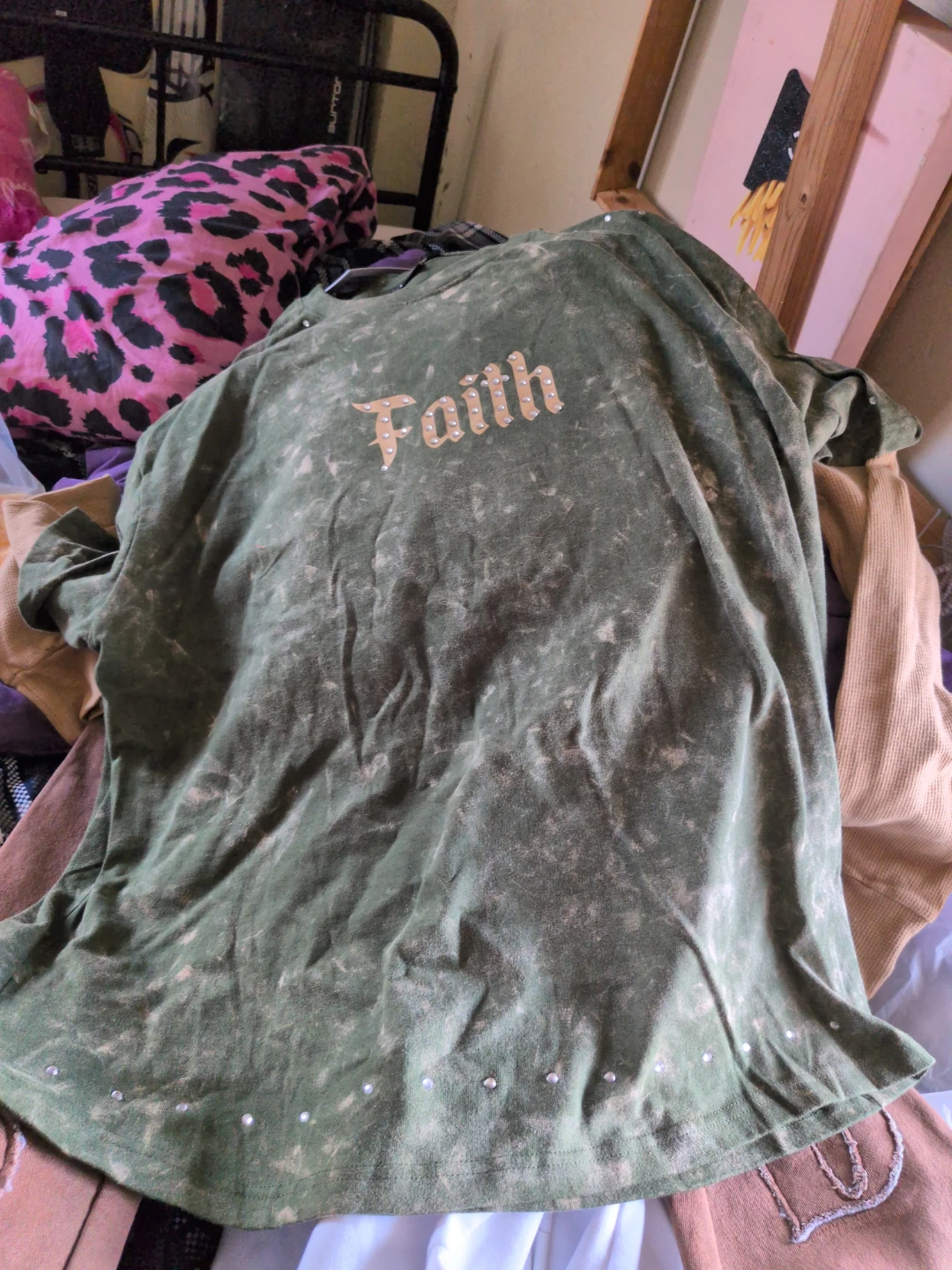 Green T-Shirt with "Faith" Graphic - photo 2