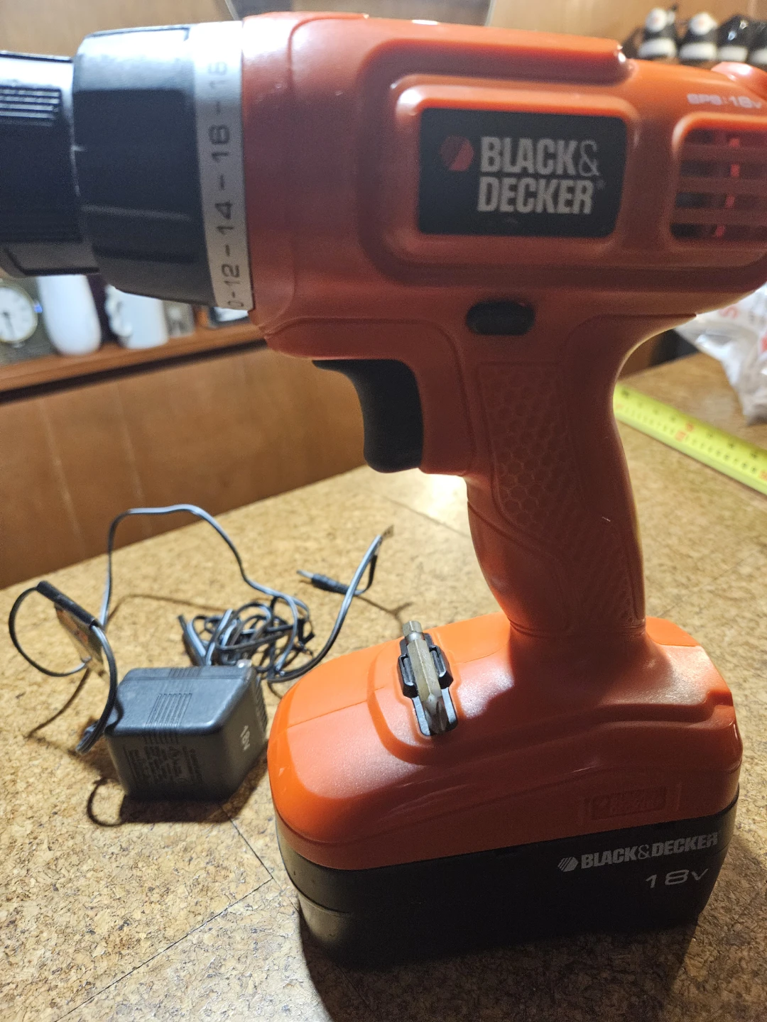 Black & Decker 18V Cordless Drill with Charger - photo 2