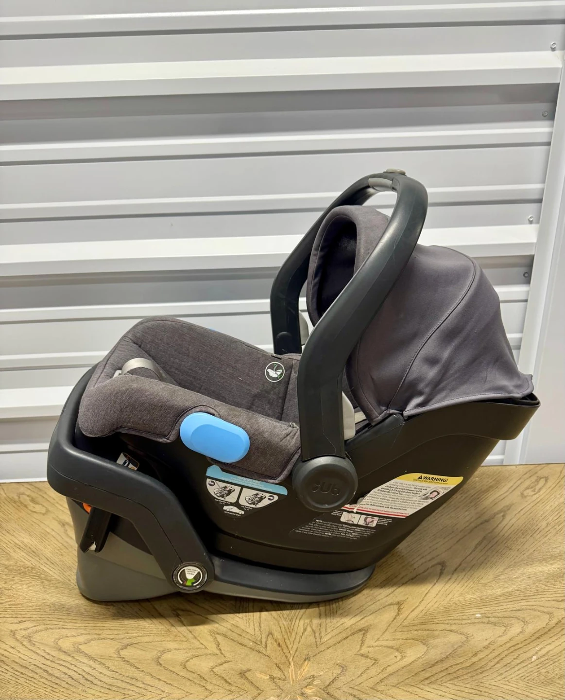 UPPAbaby MESA Infant Car Seat and Base