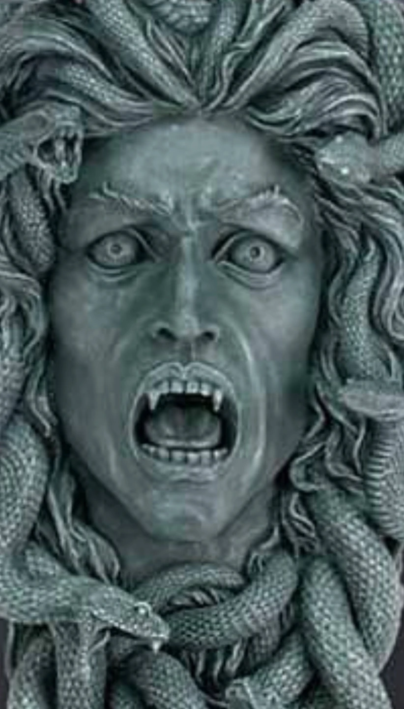 Gothic Medusa Candleabera - photo 2