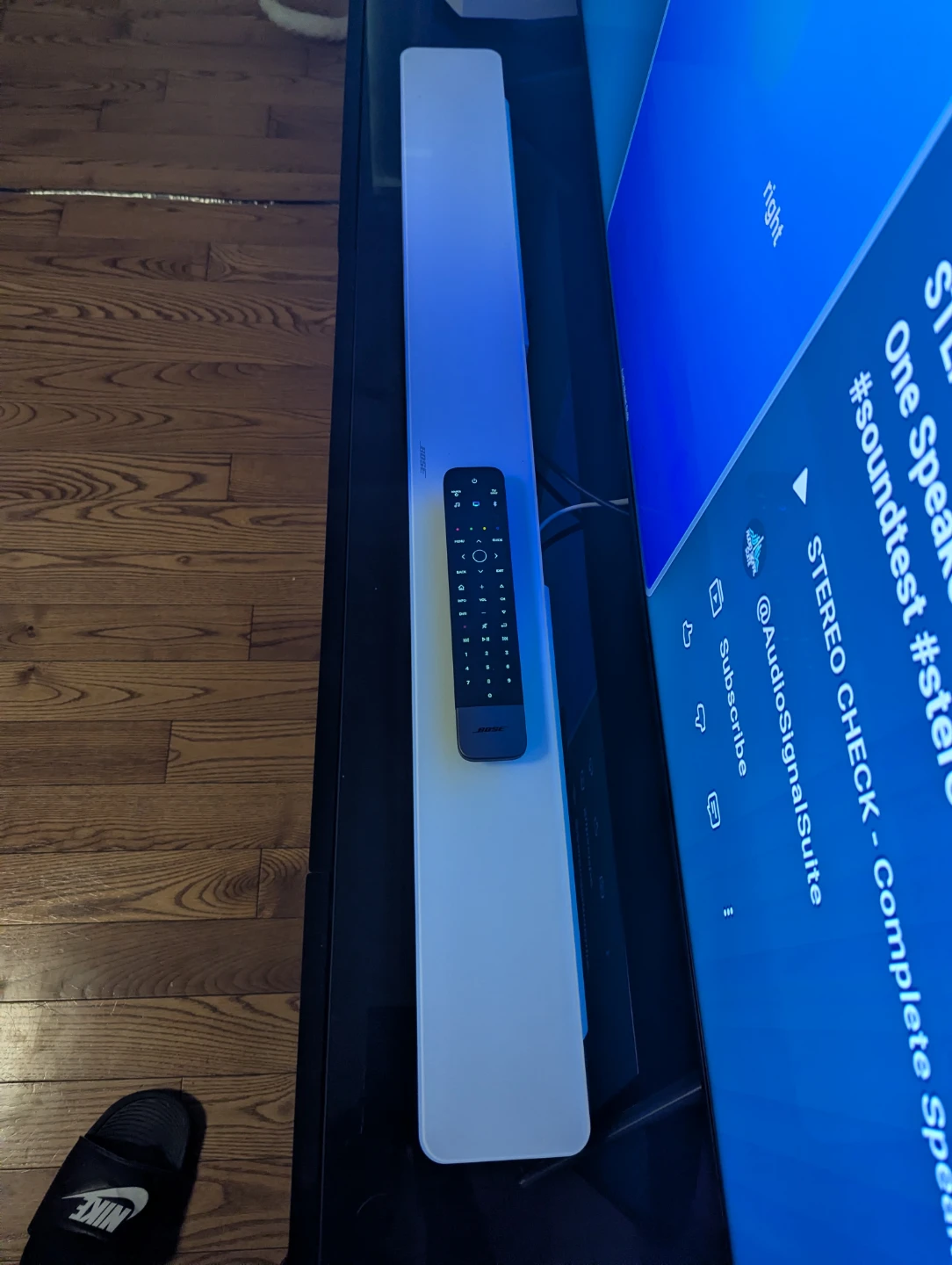 Bose premium smart sound bar 700 with remote control - photo 3