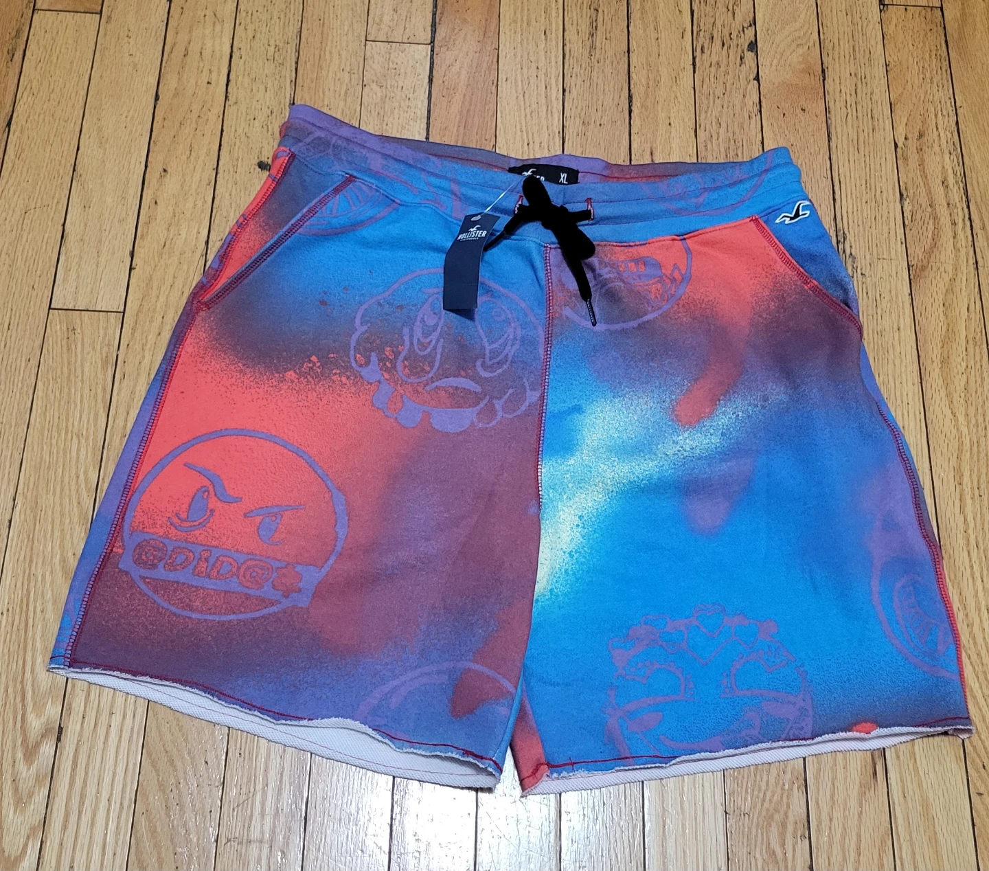 Hollister Graphic Shorts Size S - photo 3