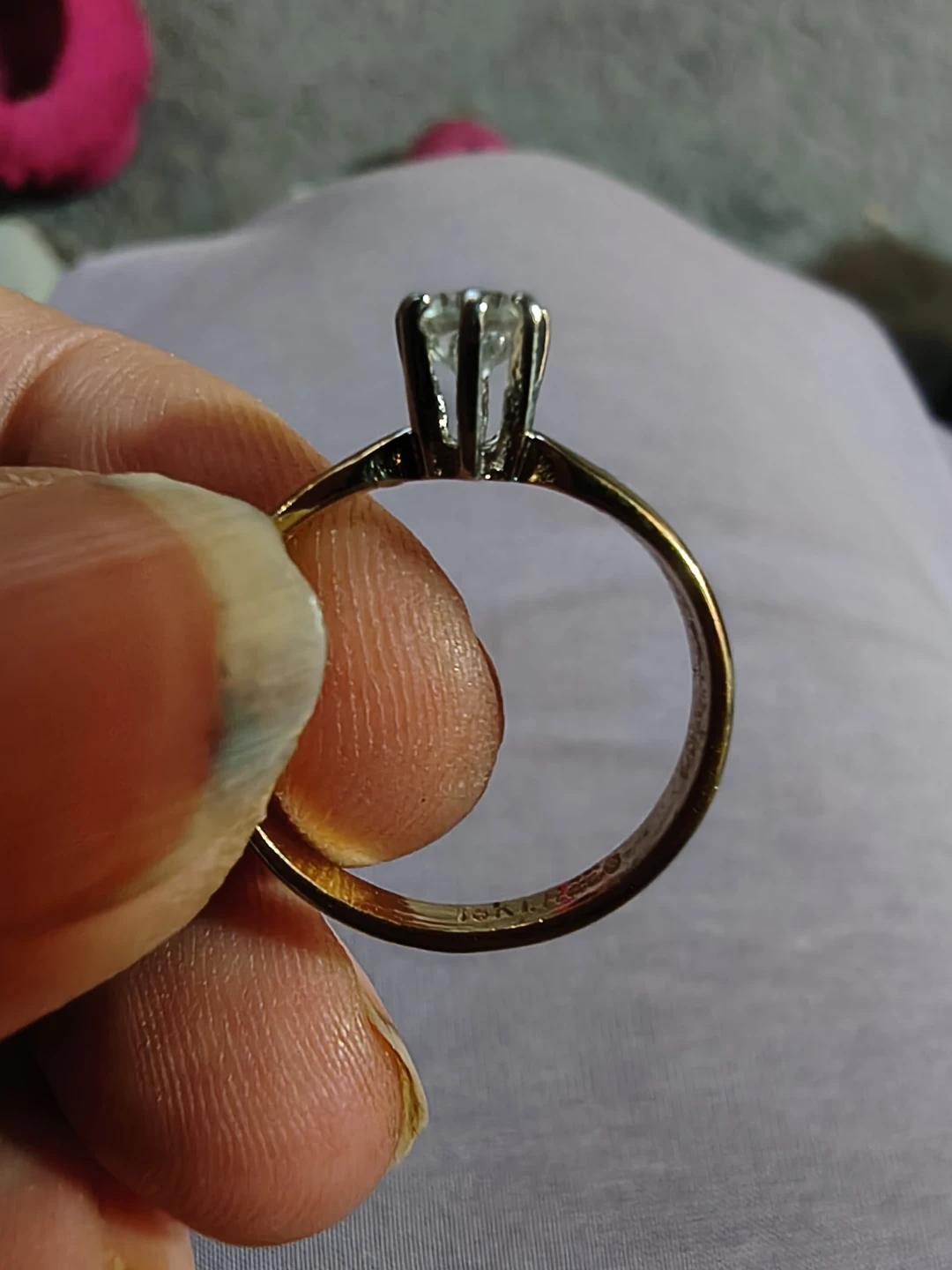 18k gold hge solitaire diamond wedding Ring