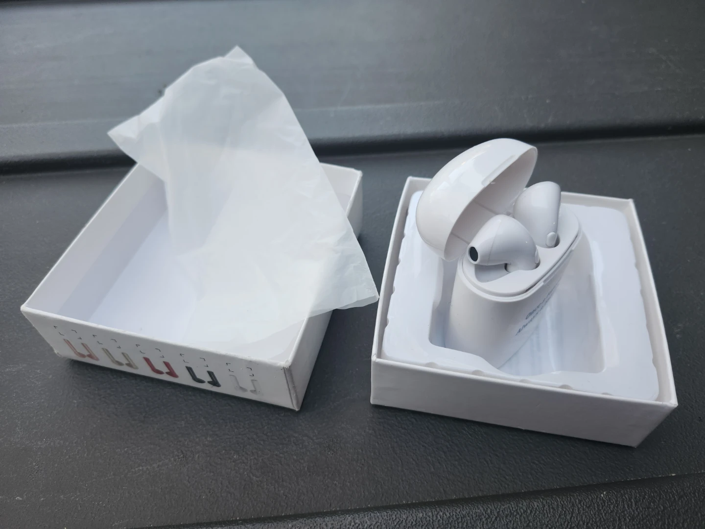 White i7S TWS Wireless Earbuds (1 side not charging) - photo 2