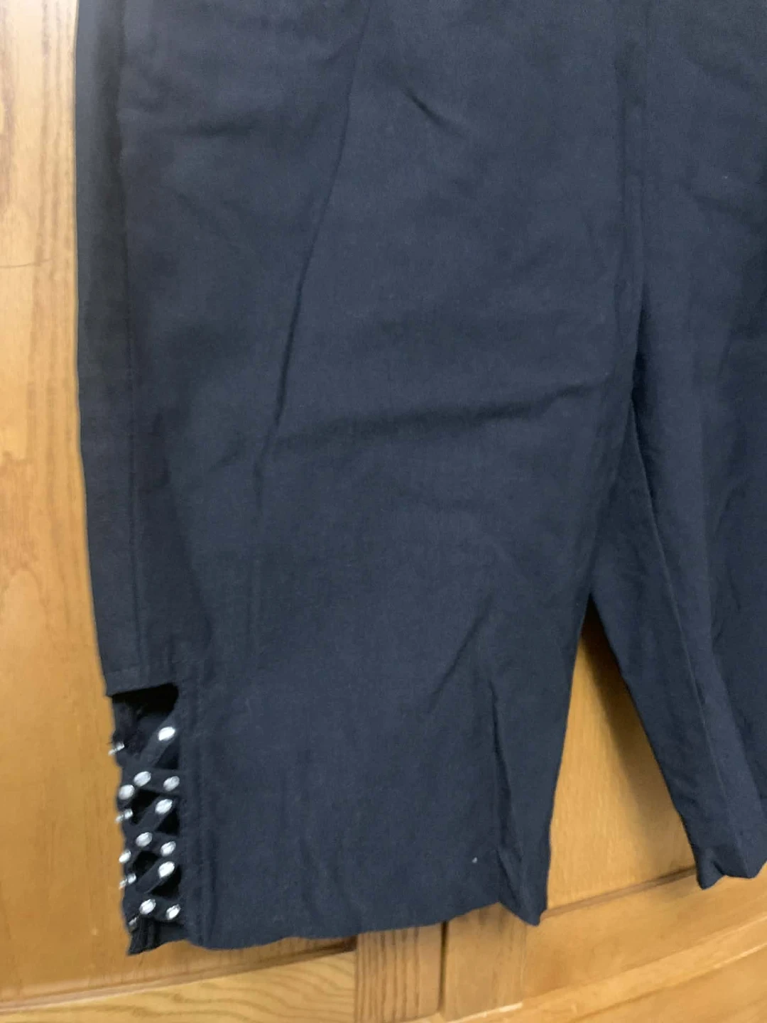 Lulu-B Black Capri Pants Size 8 - photo 2