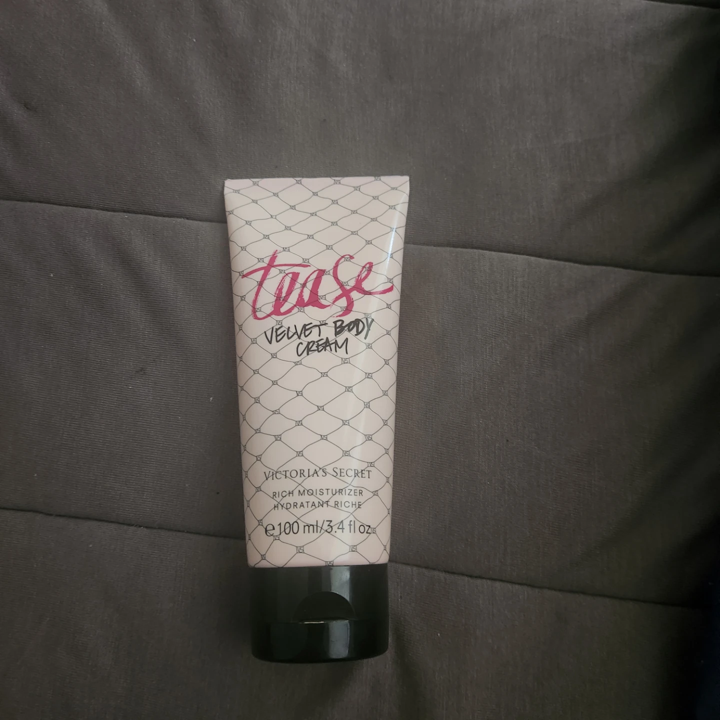 Tease velvet body cream