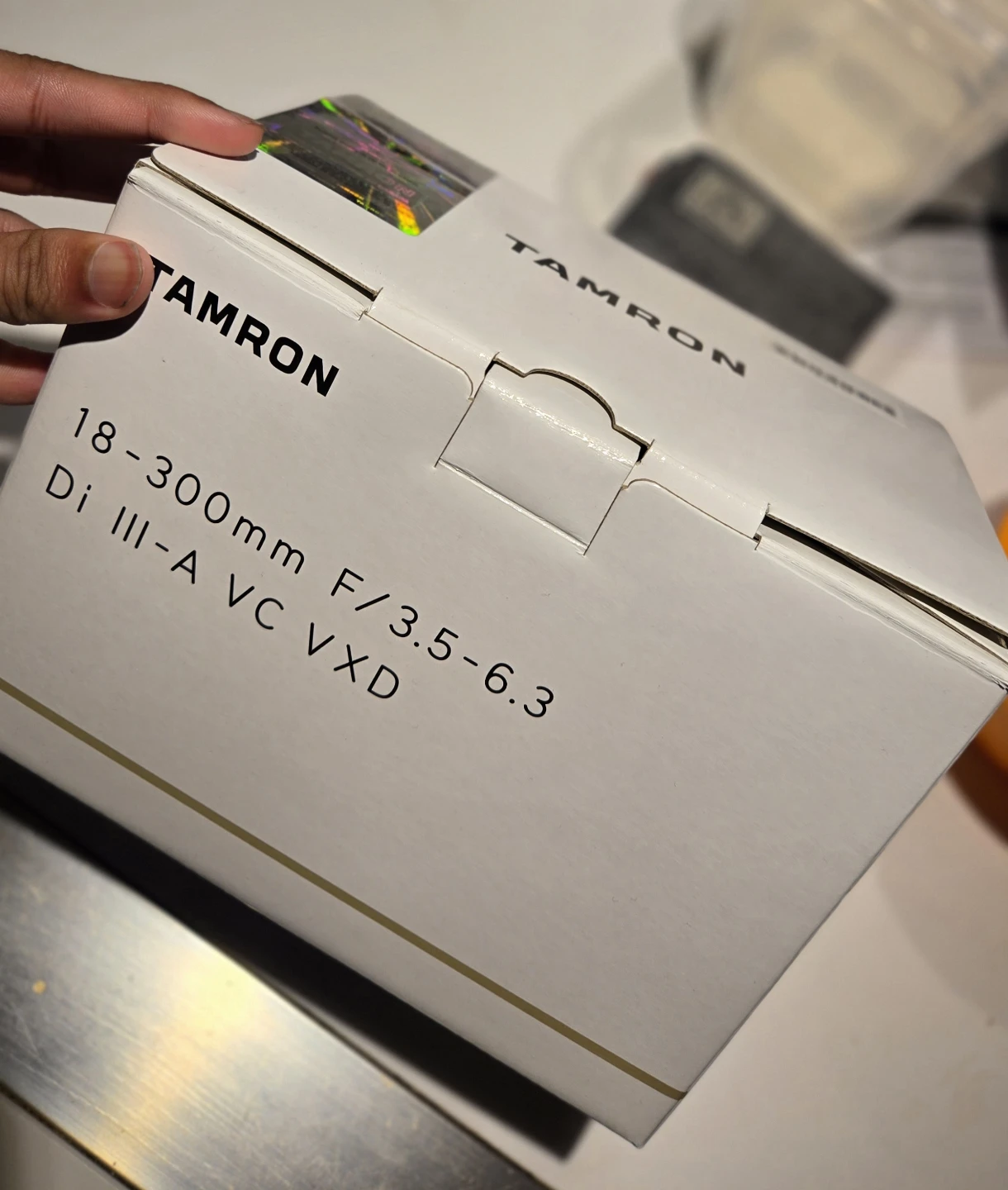 Tamaron 18-300 Sony E All-in-One Travel Lens - photo 3