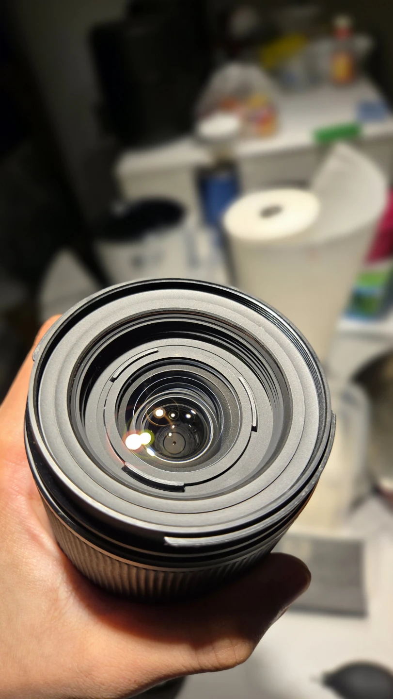 Tamaron 18-300 Sony E All-in-One Travel Lens - photo 4