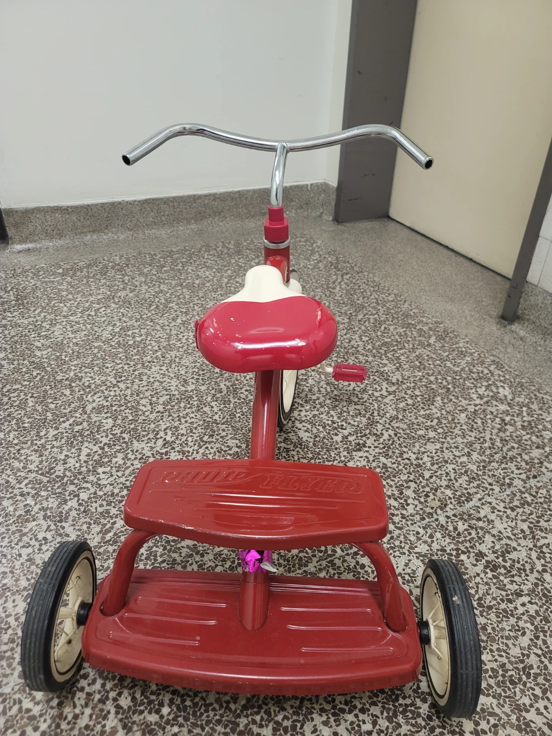 RADIO FLYER - Classic red dual neck tricycle - Limited edition. - photo 4