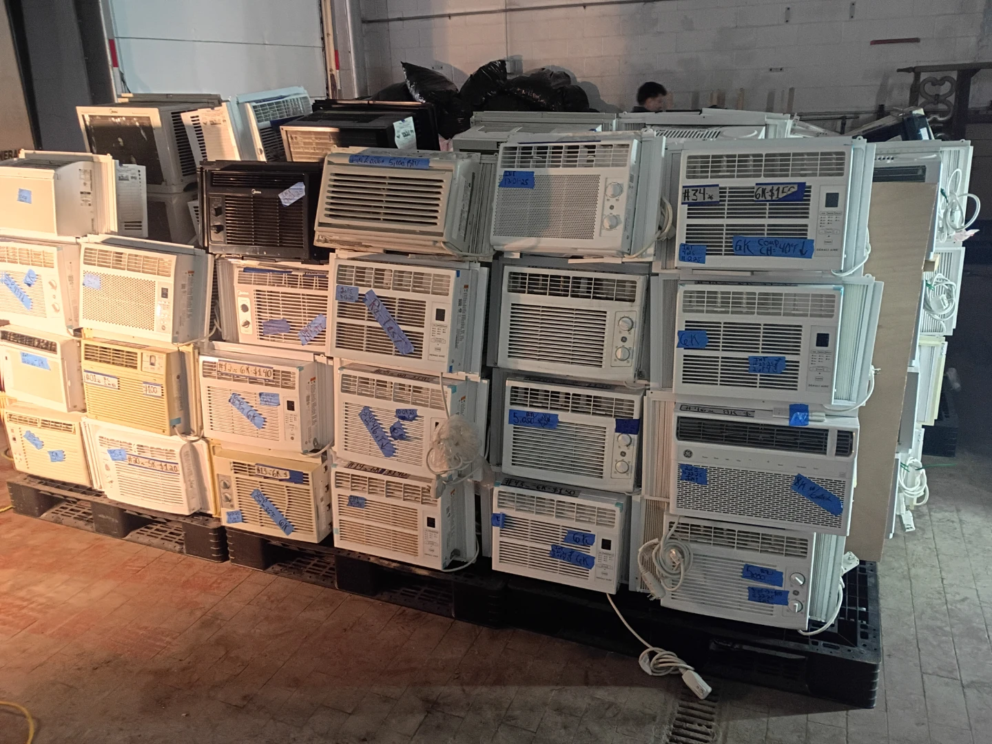 Frigidaire Window Air Conditioner - 5,050 BTU