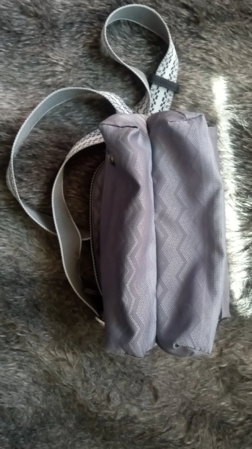 Lululemon Grey Chevron Print Crossbody Bag - photo 4
