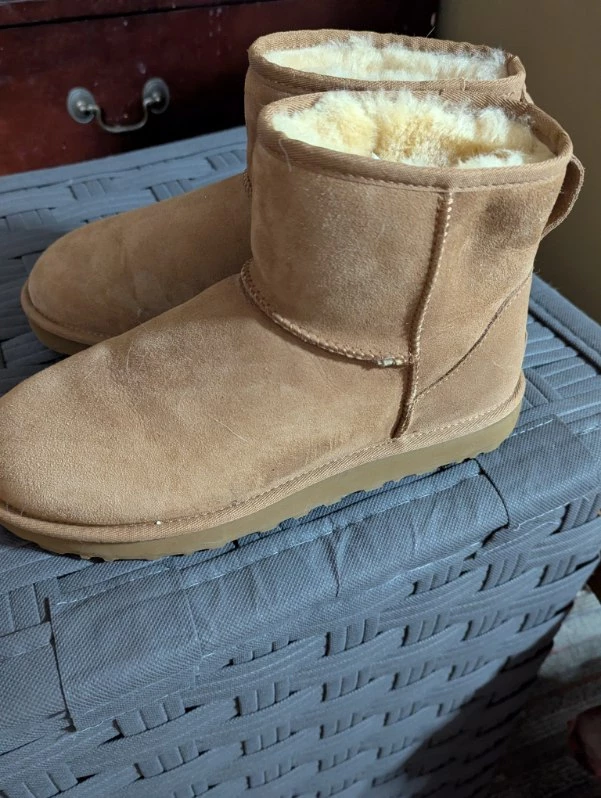 Ugg Australia Mini Boots Size 9