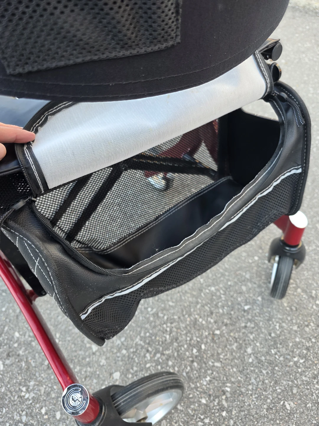 Stella Walker Rollator with storage bag - photo 4