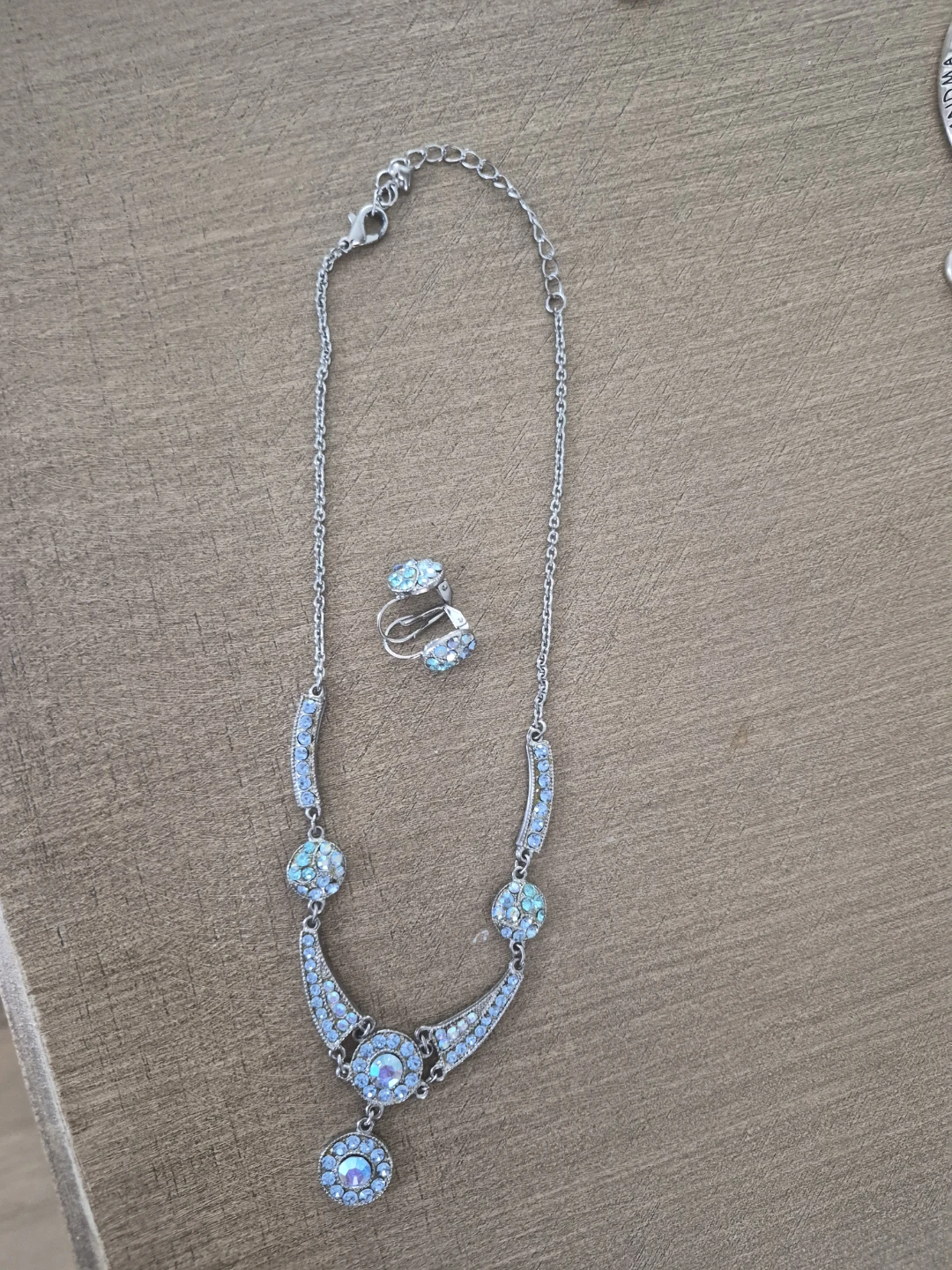 Necklace and earring set