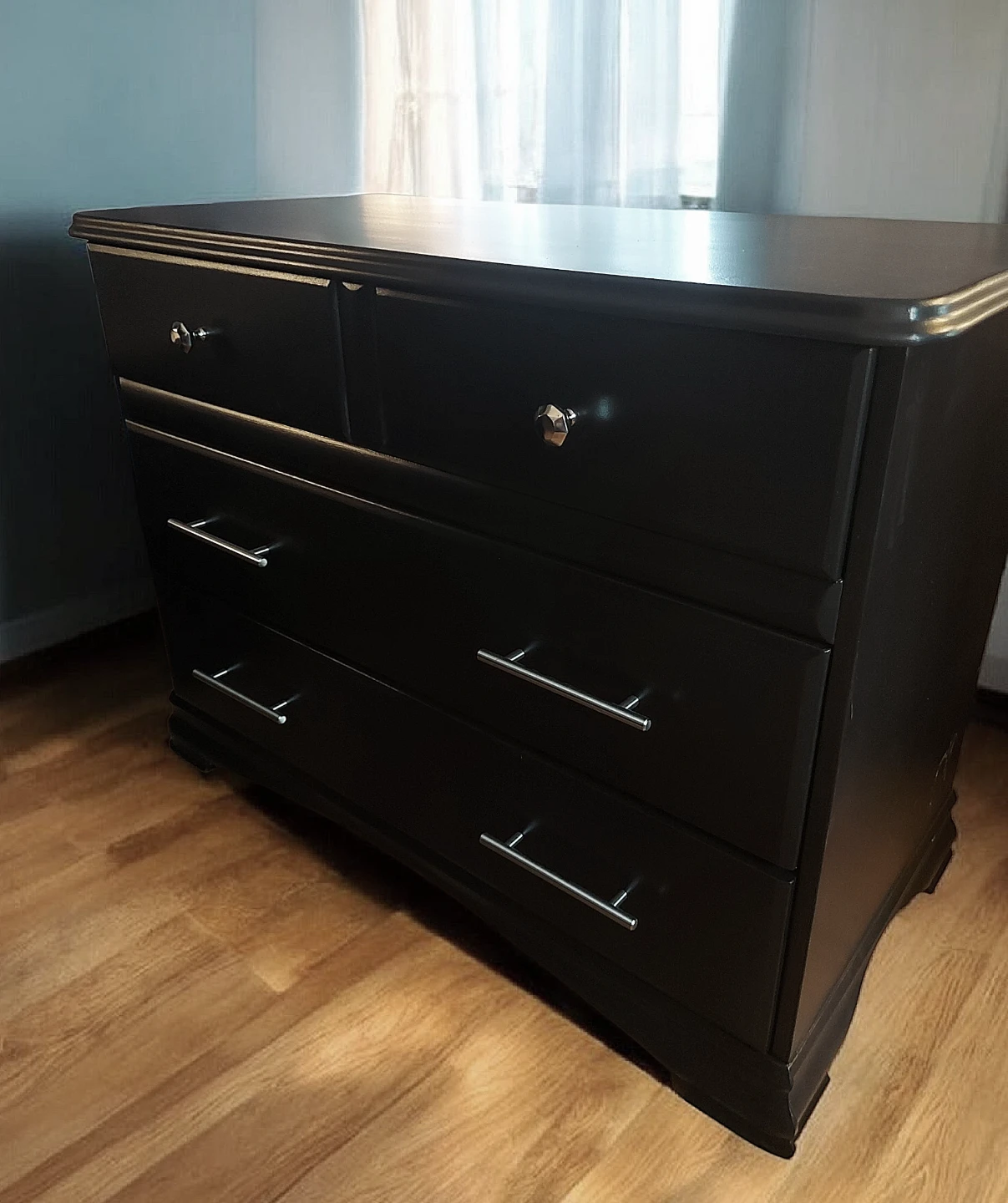 3 Drawer Dresser / Black Satin Finish / Solid Chrome Handles - photo 3