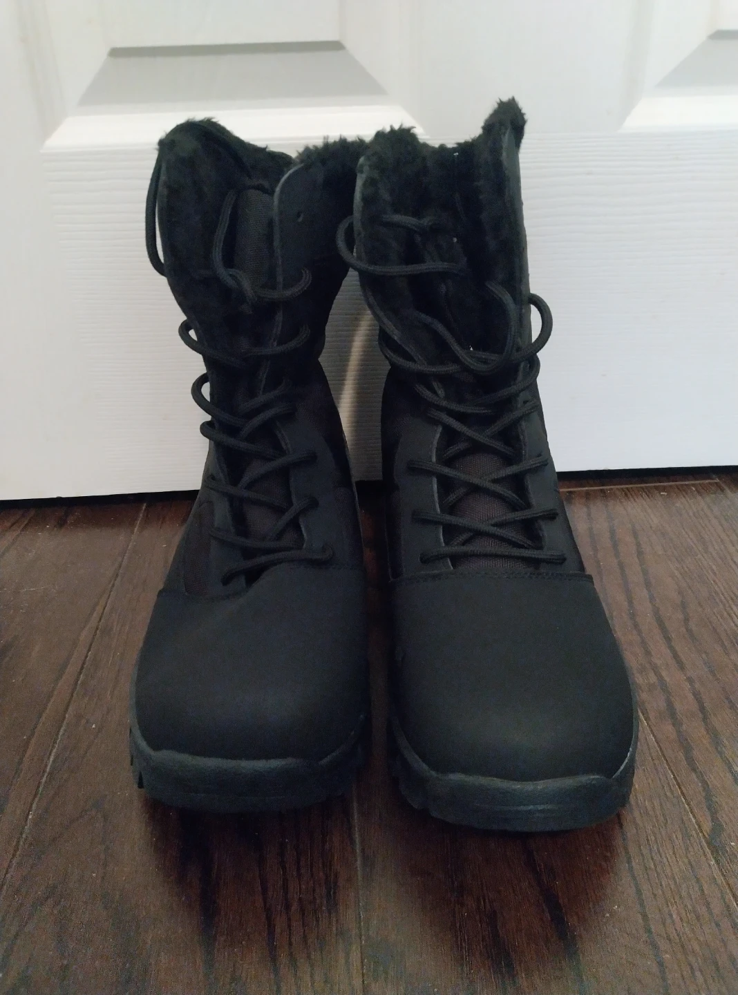 Black Winter Boots, brand new, with plush lining