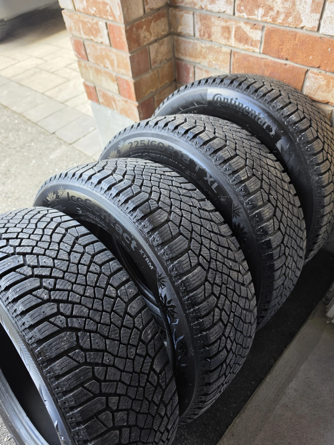 Continental Ice Contact XTRM WINTER Tires. 225/60R18 - photo 5