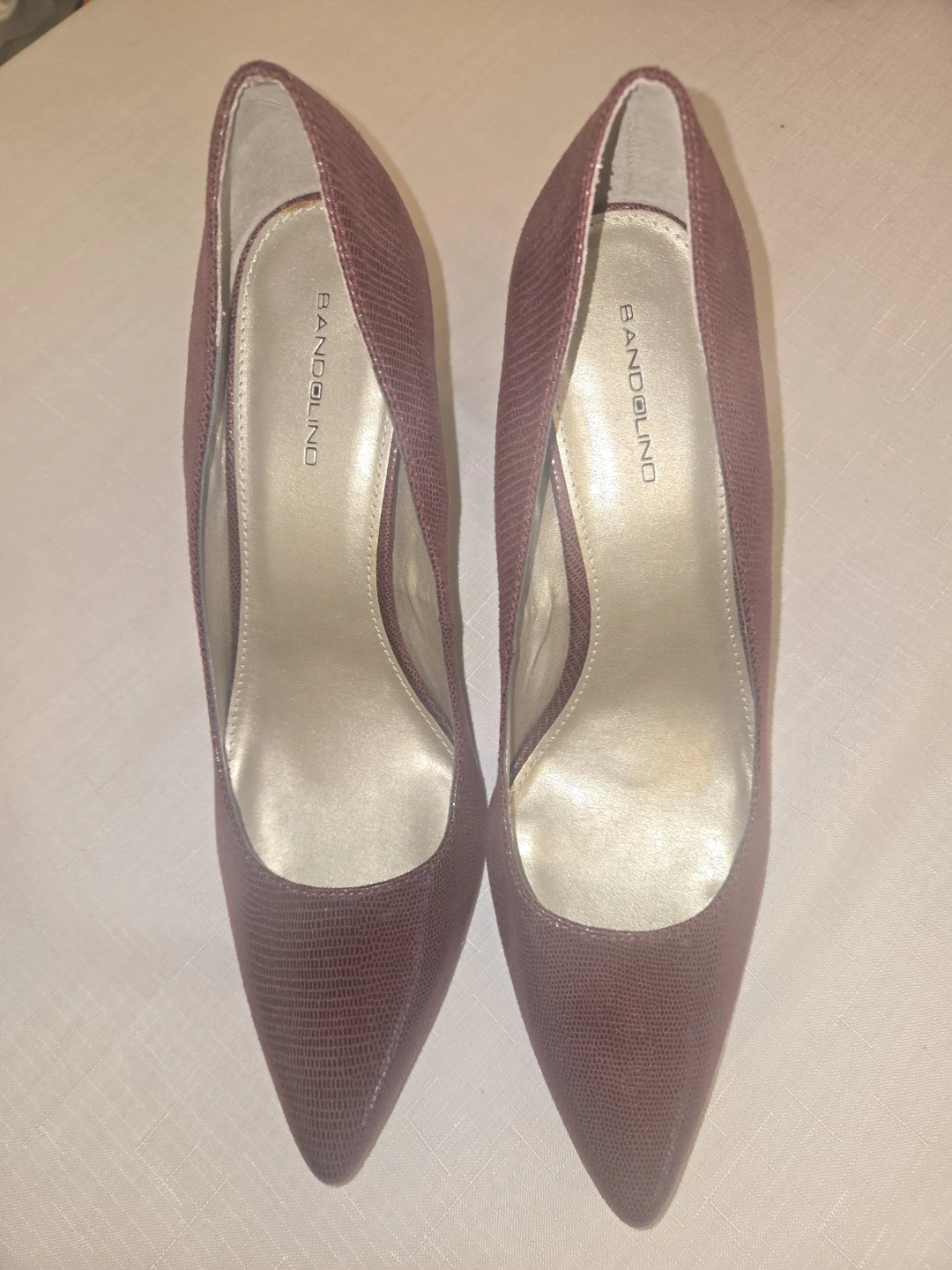 Bandolino Women's Burgundy Heeled Pumps
