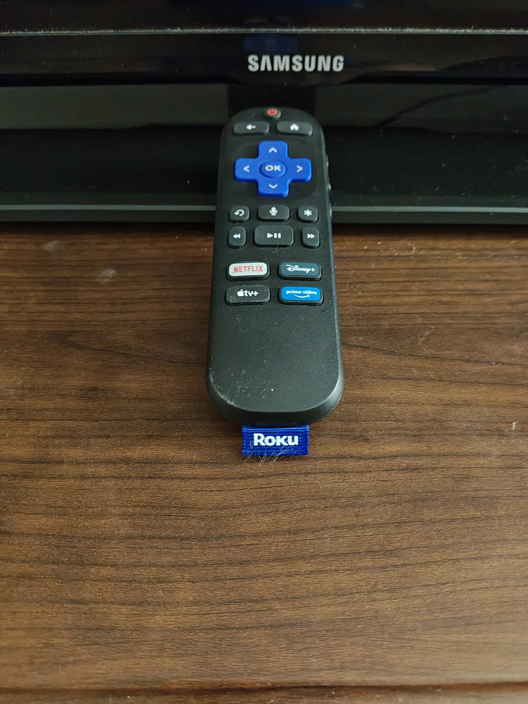Samsung 55" with Roku and Stand - photo 2