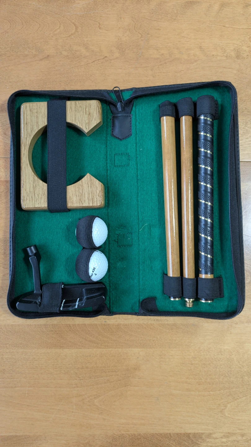 Redwood Creek Putting Set with Putter and Balls