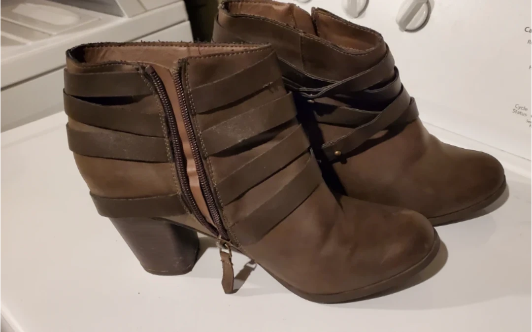 Brown Ankle Boots with heels - photo 3